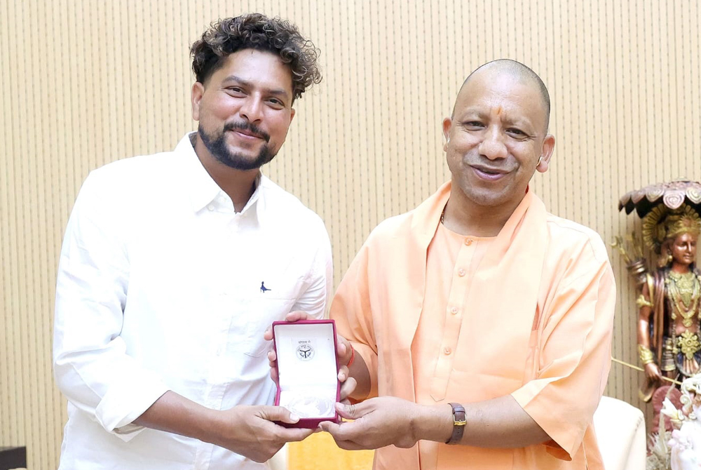 kuldeep-yadav-meets-up-cm-yogi-adityanath