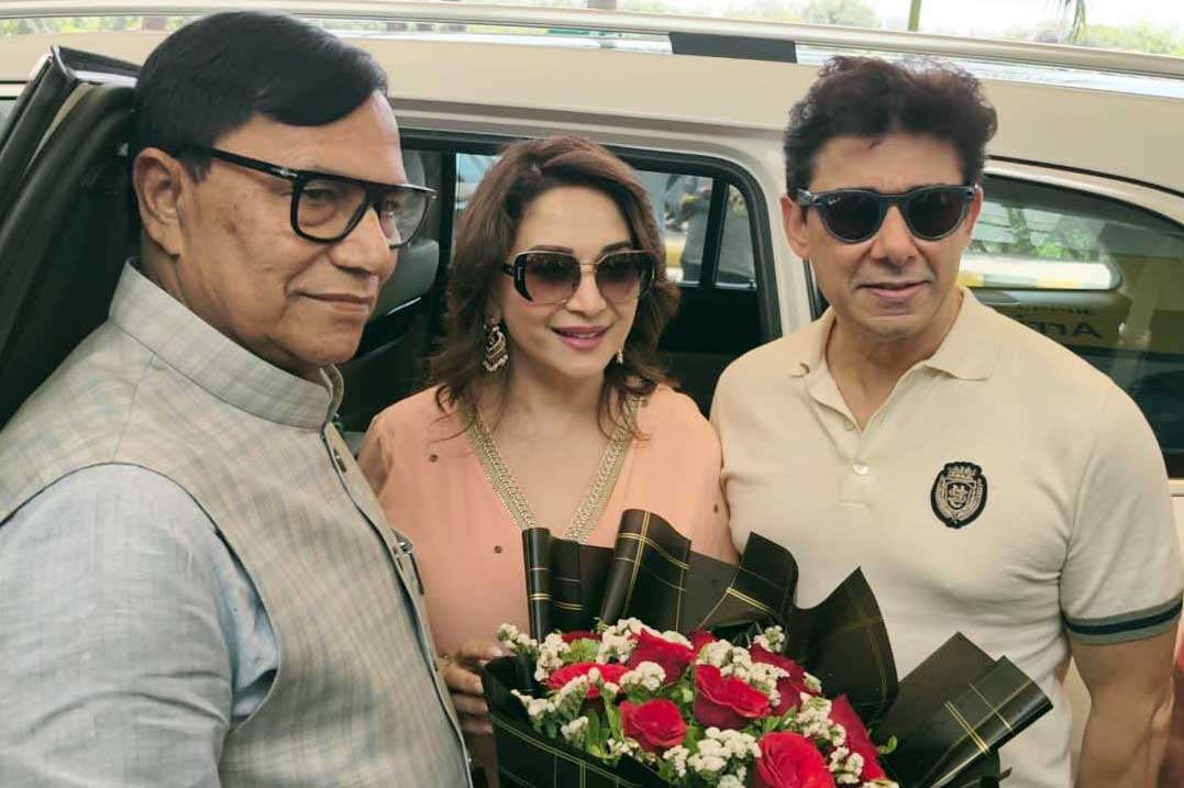madhuri-dixit-kashi-vishwanath-photo